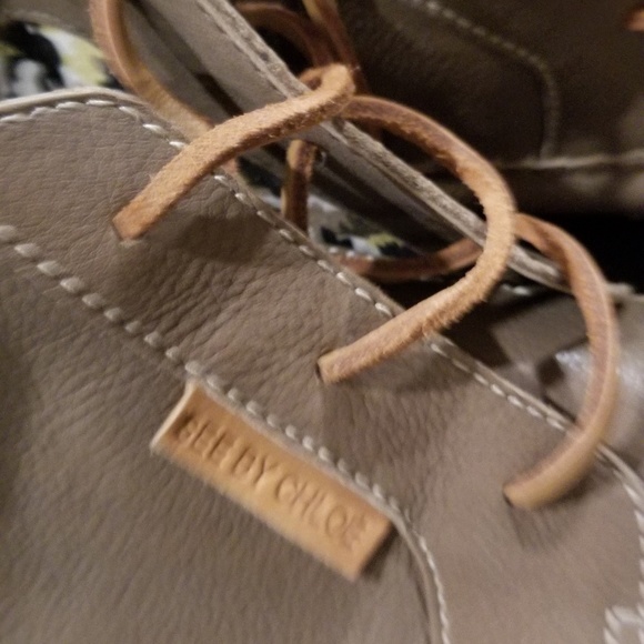 shoes - Picture 3 of 3